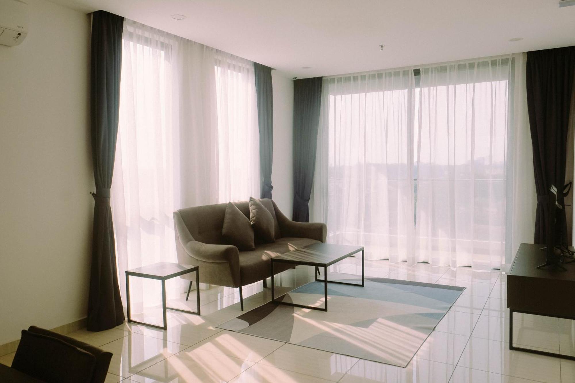 Ramada Suites By Wyndham The Straits Johor Bahru Exterior foto